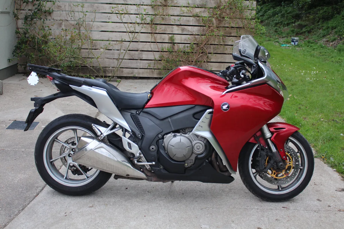 2010 Honda VFR1200 - Image 3