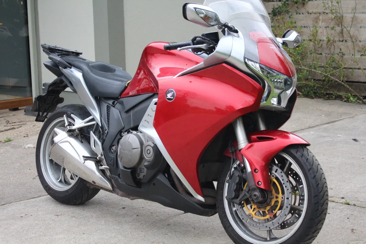 2010 Honda VFR1200 - Image 4