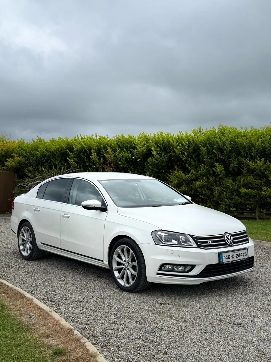 2014 Volkswagen Passat R-line - Image 1