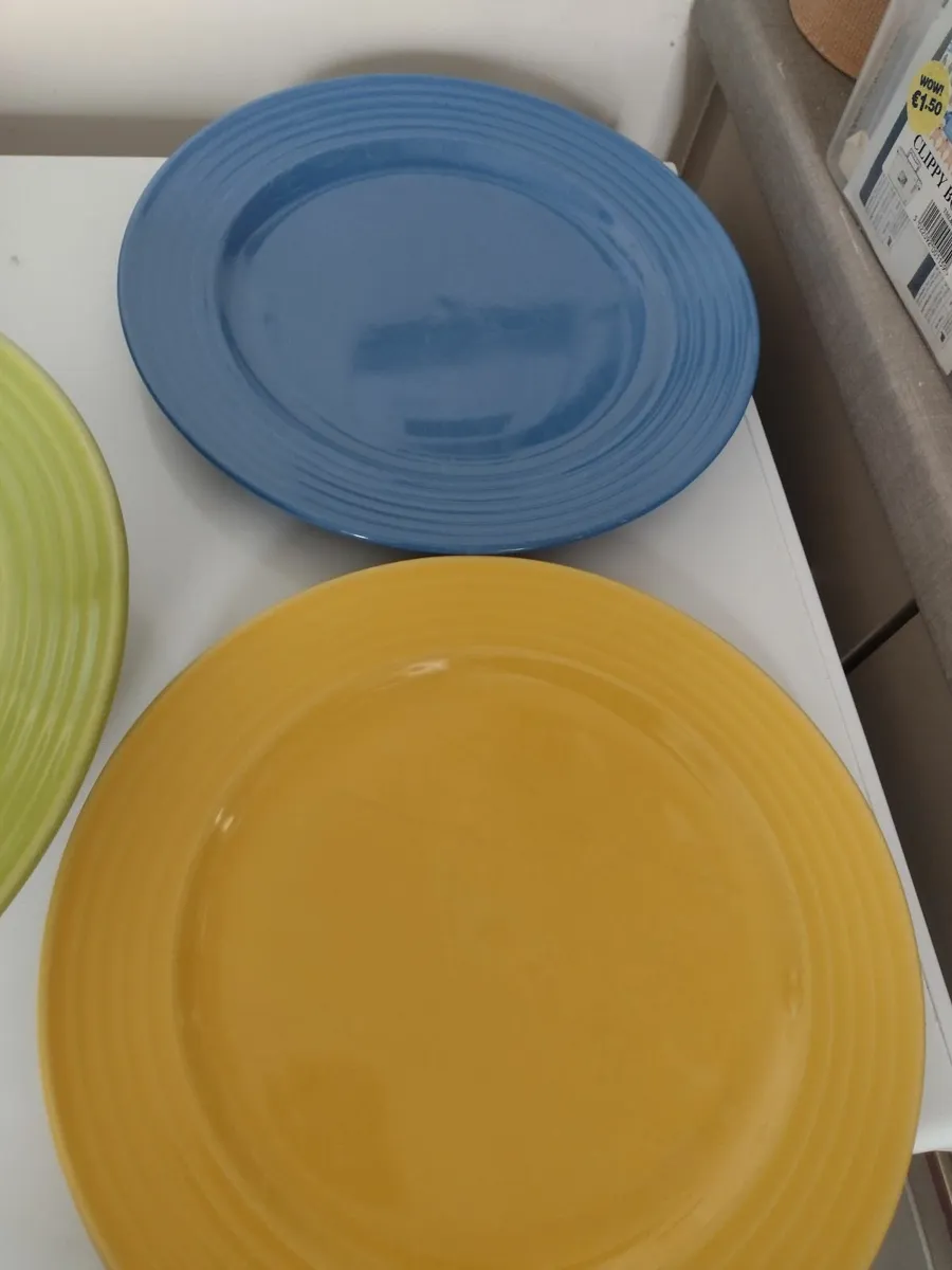 3 colourful dinner plates - Image 2