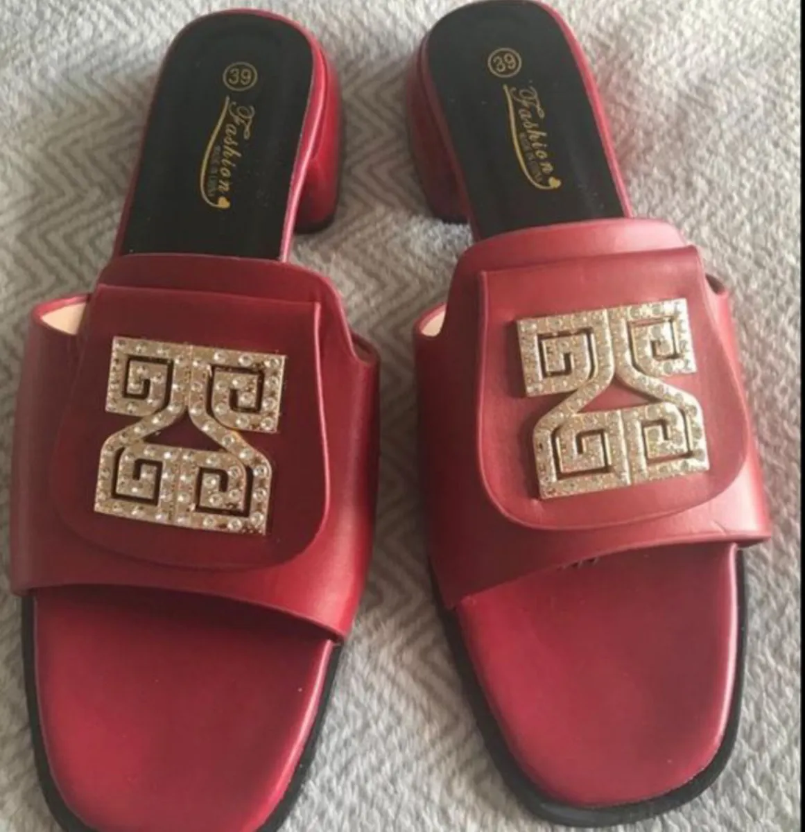 Brand New Ladies Sandals UK.6.. - Image 1