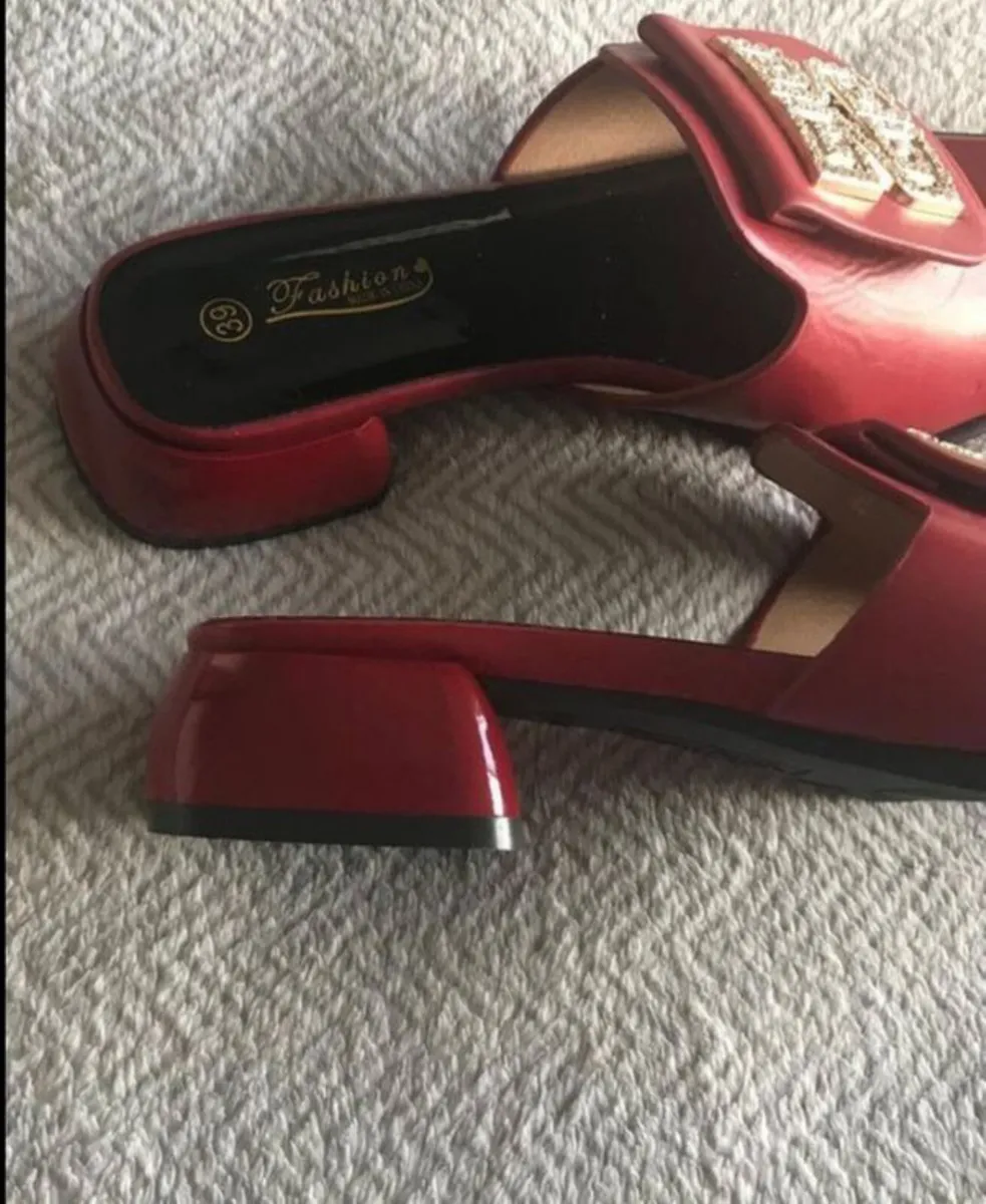 Brand New Ladies Sandals UK.6.. - Image 2
