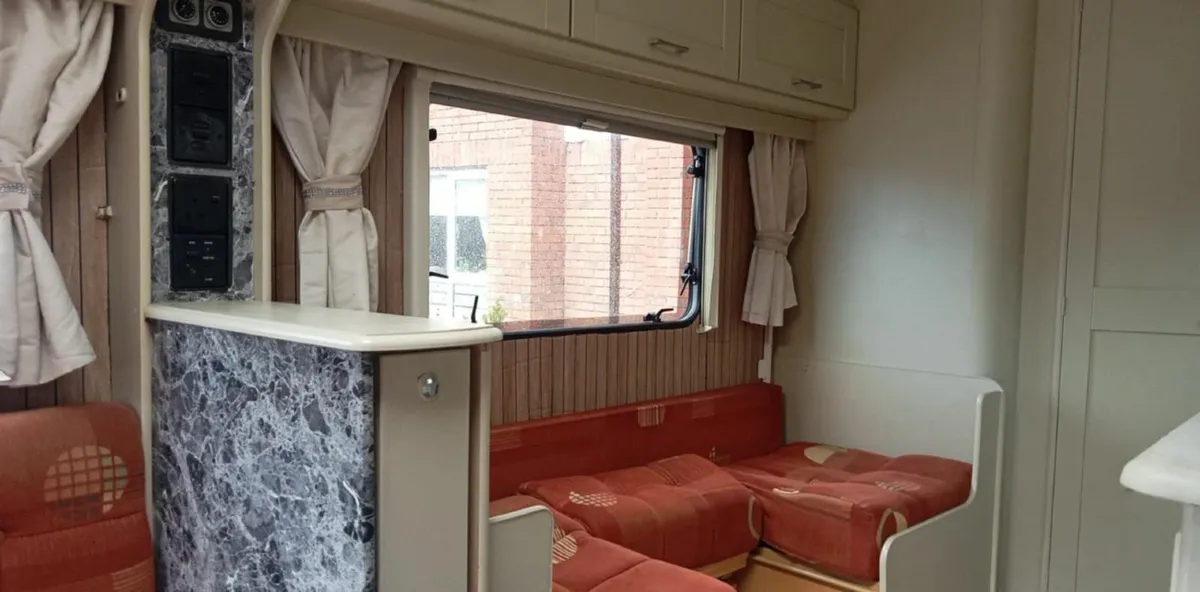 Caravan - Image 4