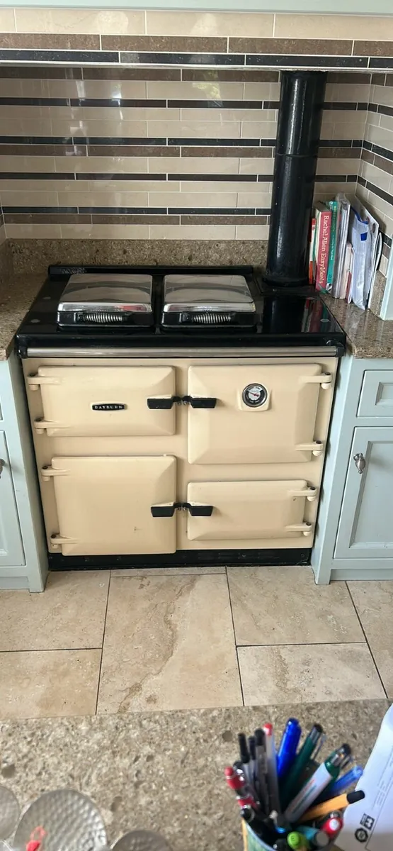 Rayburn oil fired range - Image 1