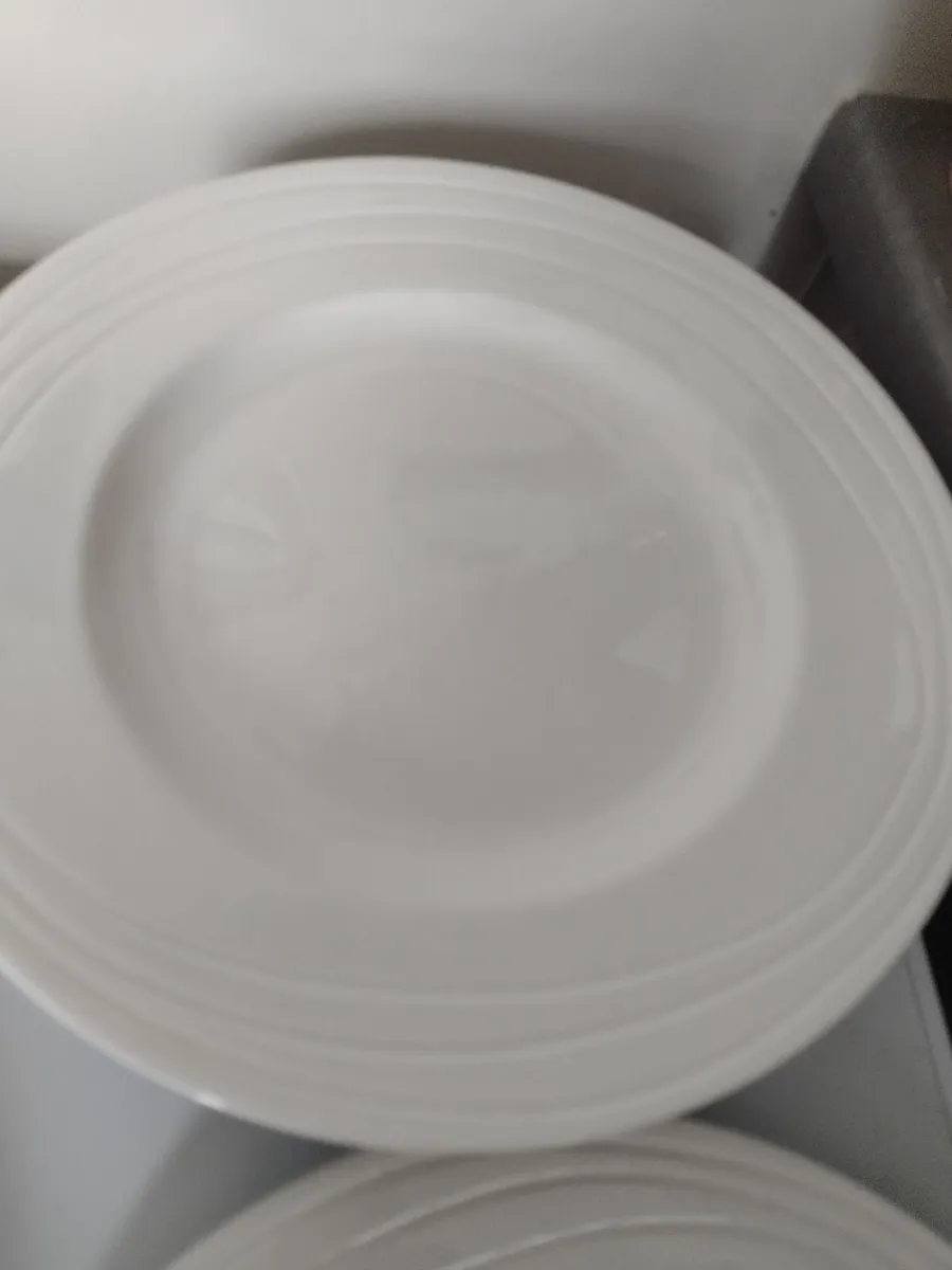 3 large white dinner plates - Image 2