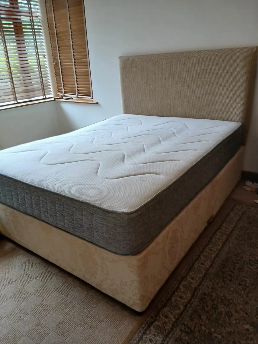 Bed - Image 1
