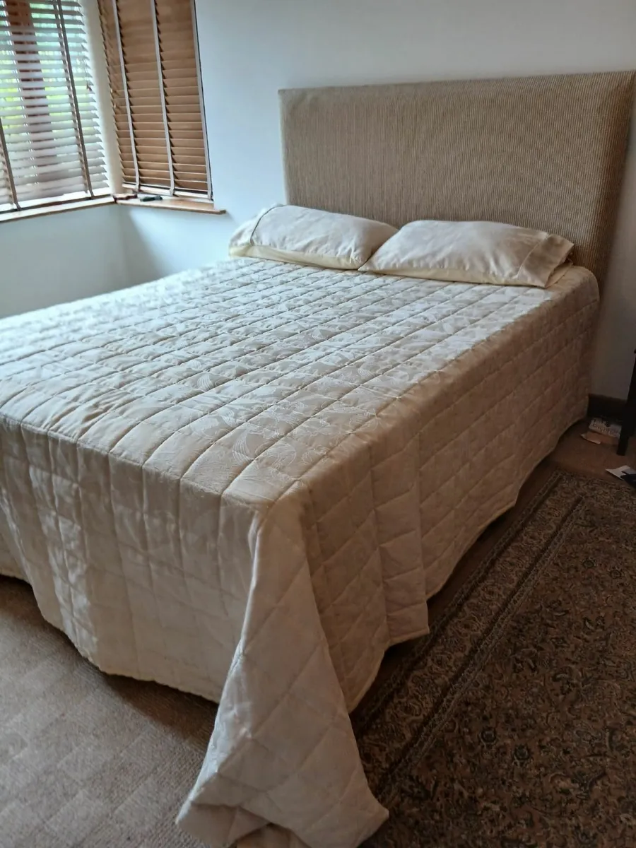 Bed - Image 2