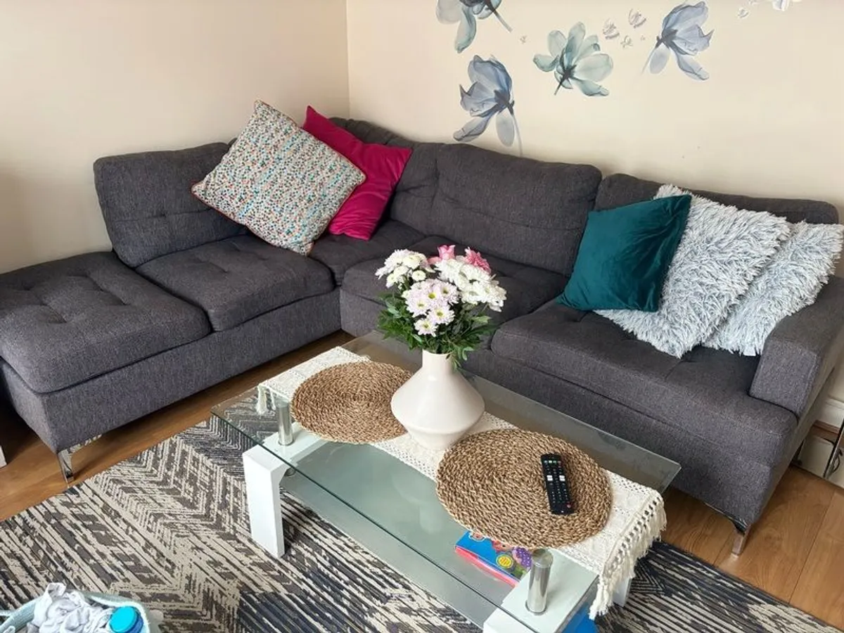 Corner sofa - Image 1