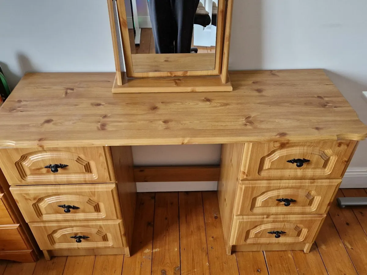 Dressing Table - Image 3