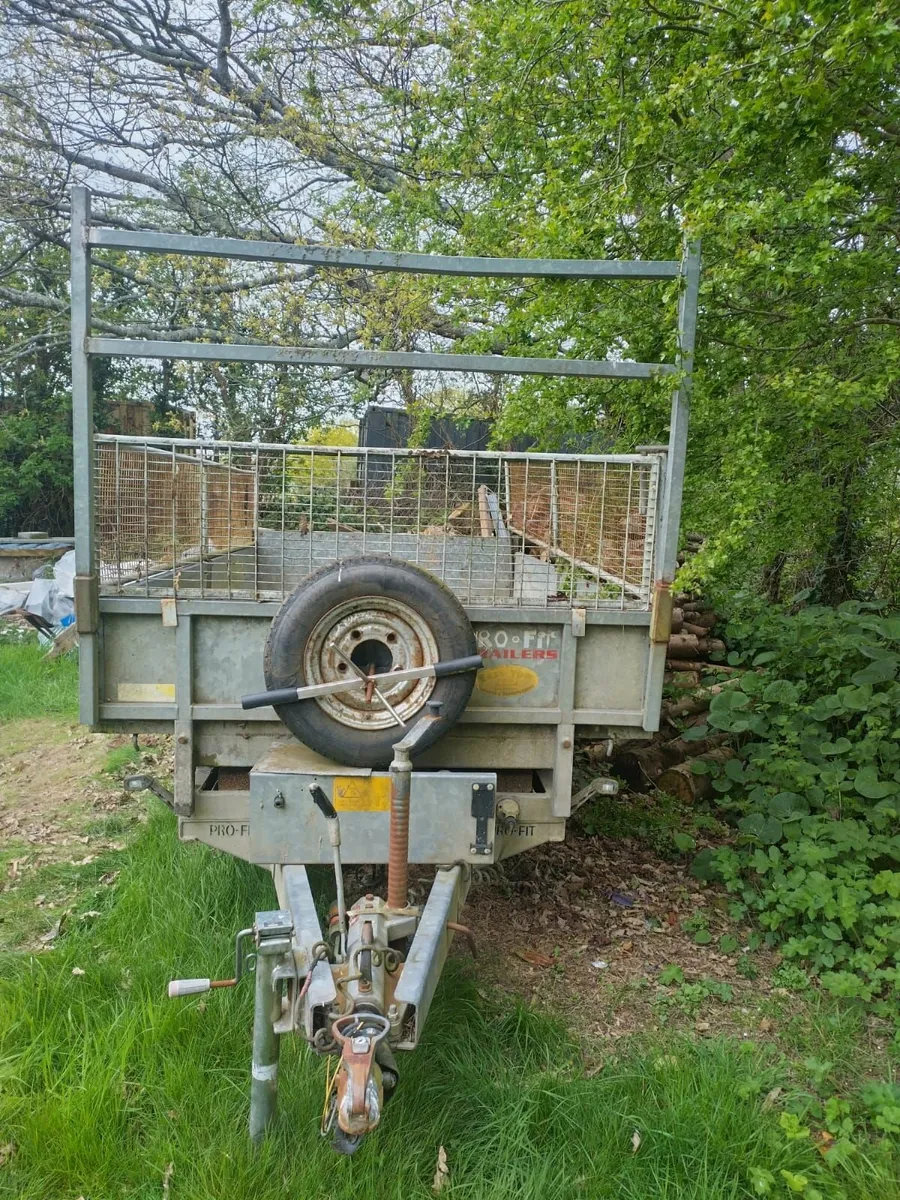 Trailer - Image 1