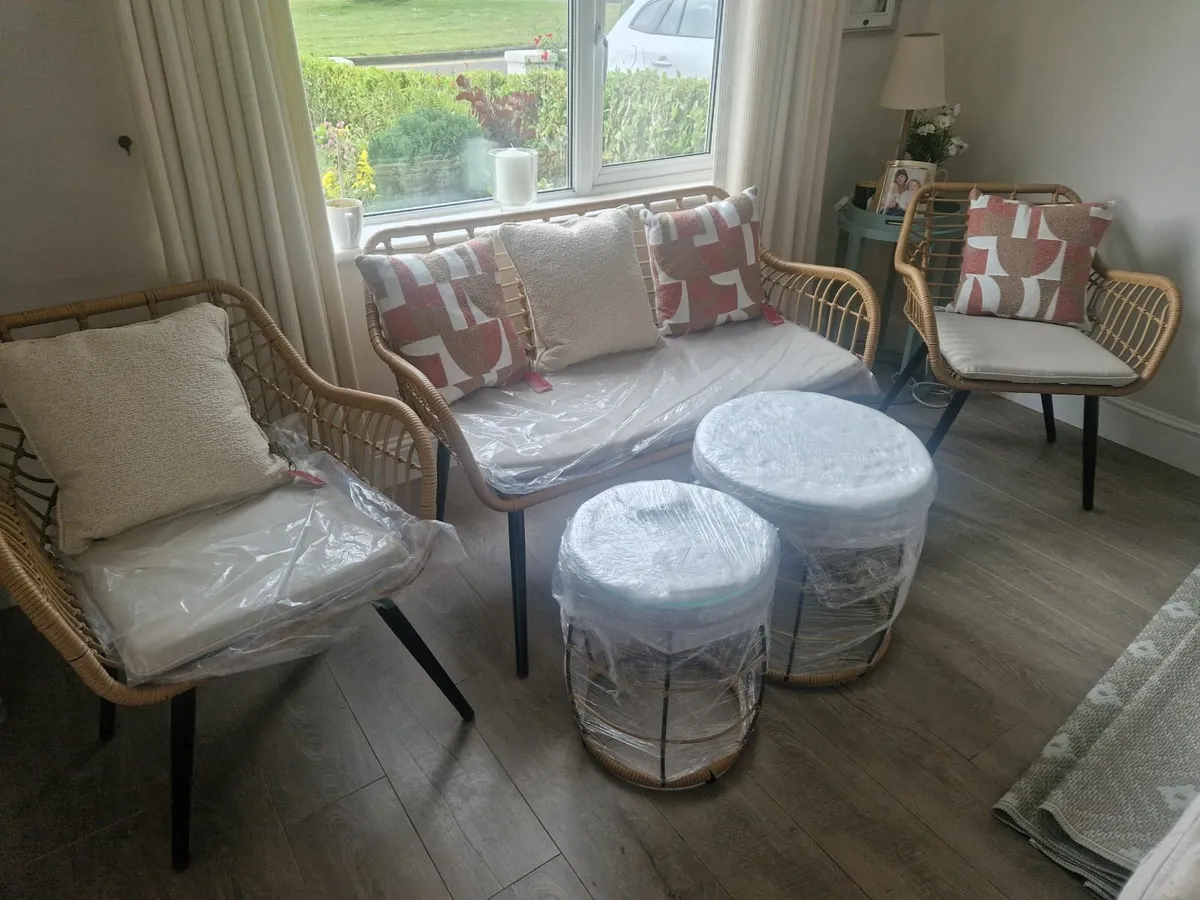 Garden furniture - Image 1