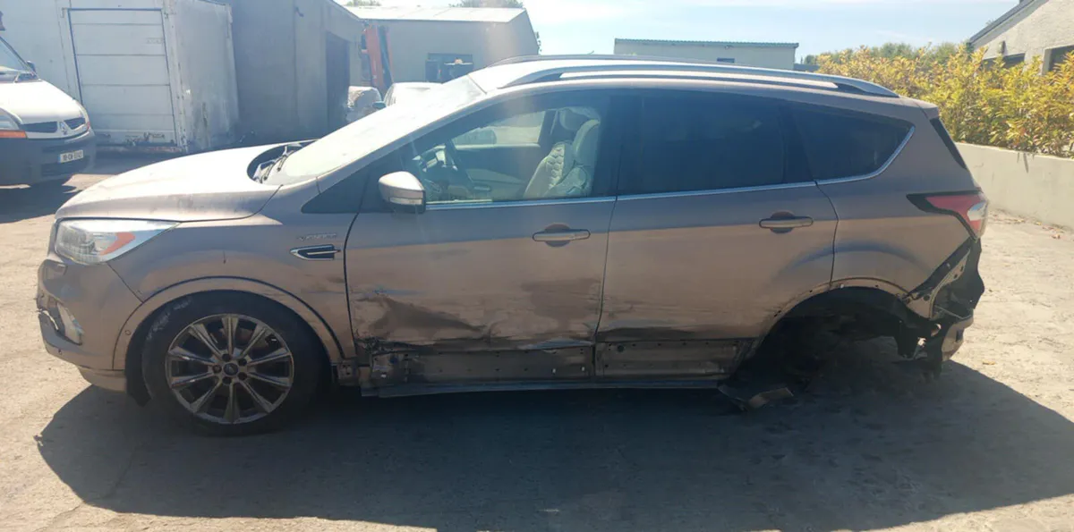 2017 FORD KUGA VIGNALE 2.0D FOR BREAKING! - Image 3
