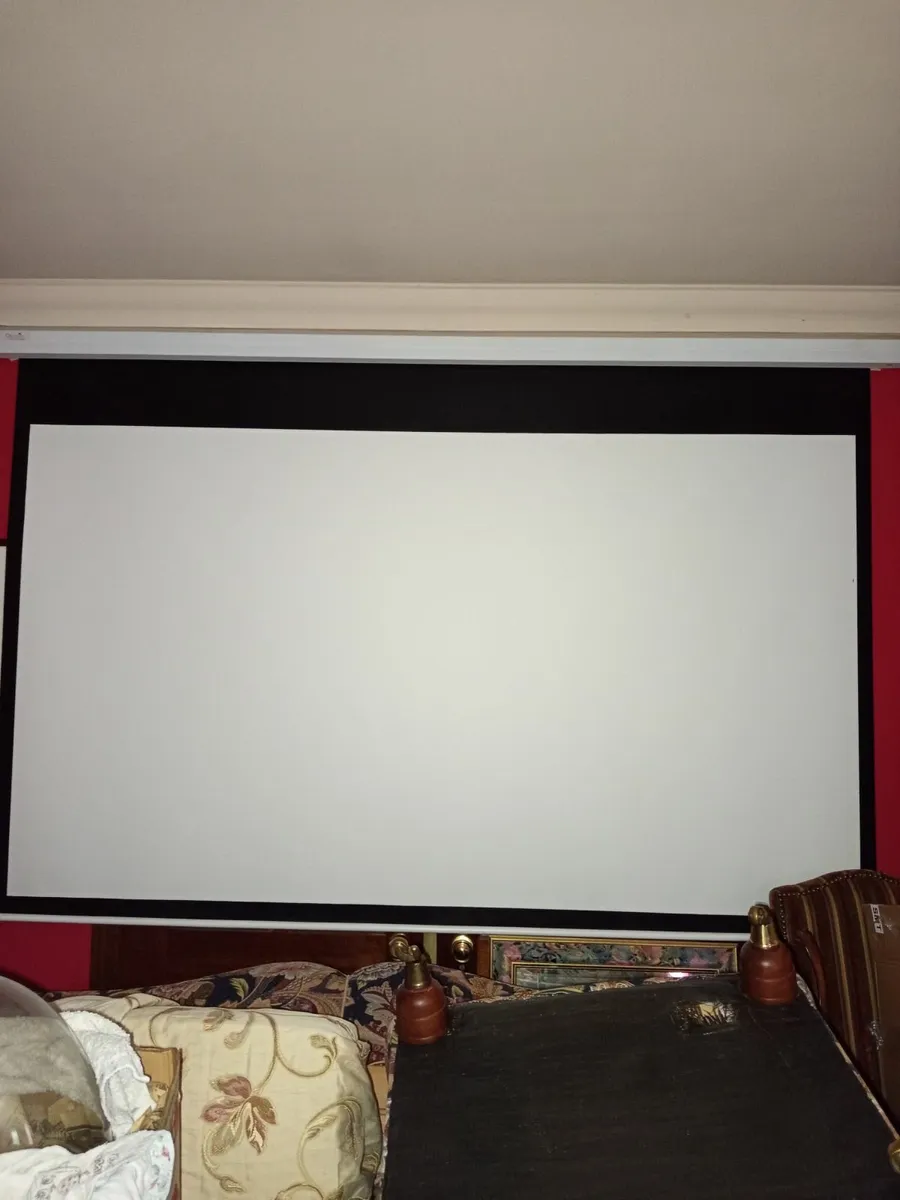 Projector screen new old stock - Image 4