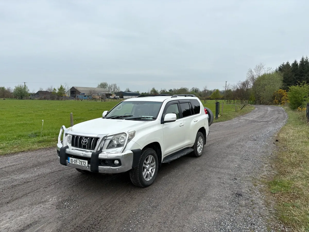 Toyota Land Cruiser crew cab no vat - Image 2