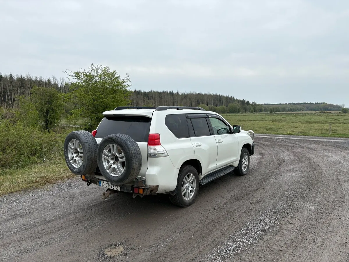 Toyota Land Cruiser crew cab no vat - Image 3