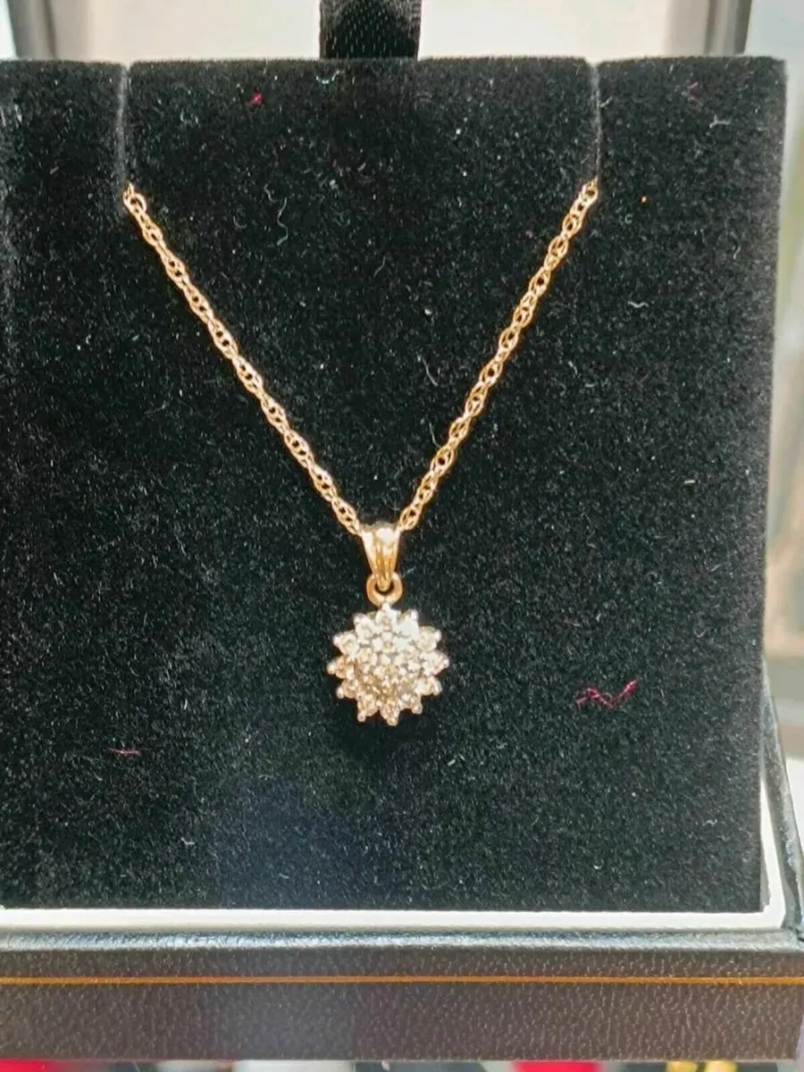 9k Gold & Zirconias Necklace, Sun/Daisy/ Cluster - Image 2