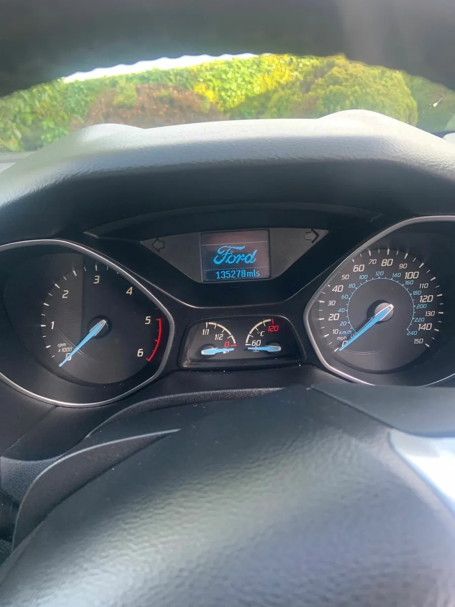 Ford Focus 2014 - Image 2