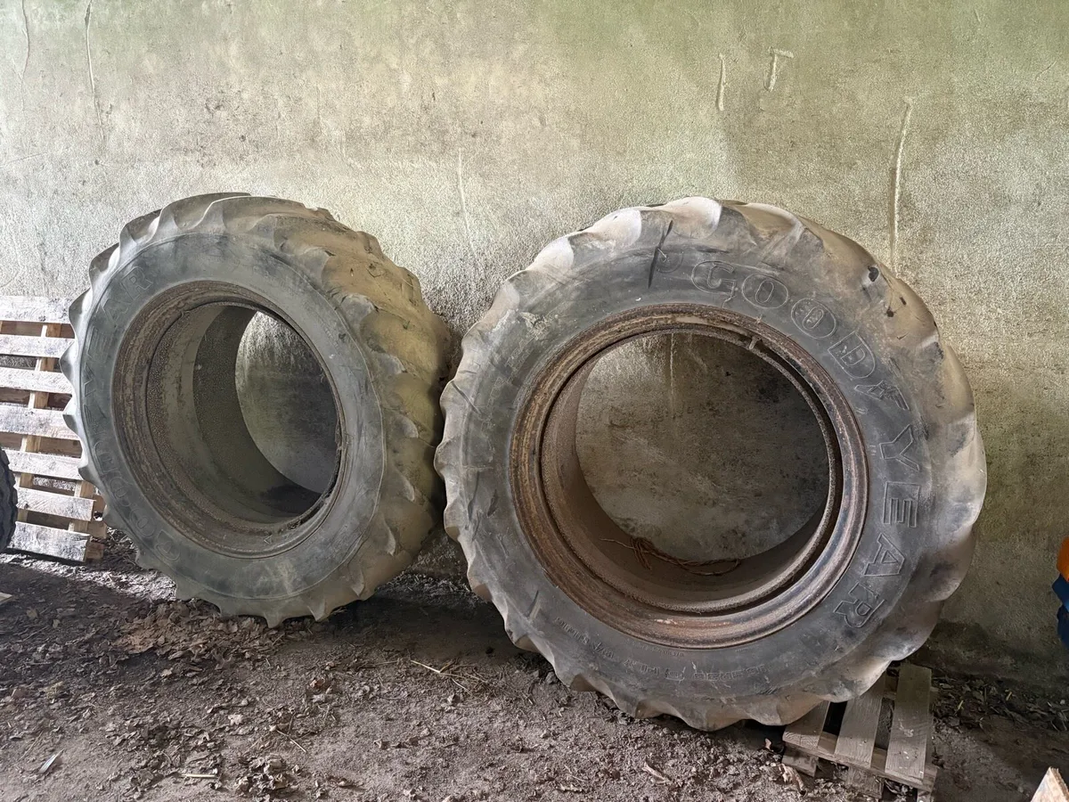 Dual wheels - Image 1