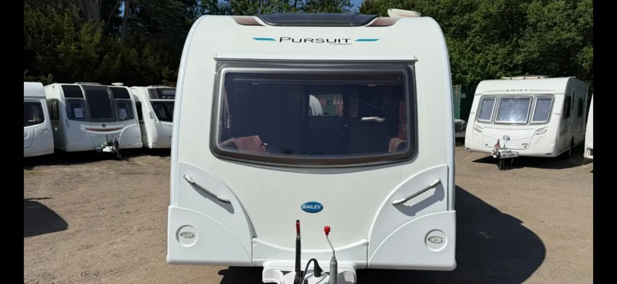 2015 BAILEY PURSUIT 560-5 SILVER SIDED 5/6 BERTH - Image 3