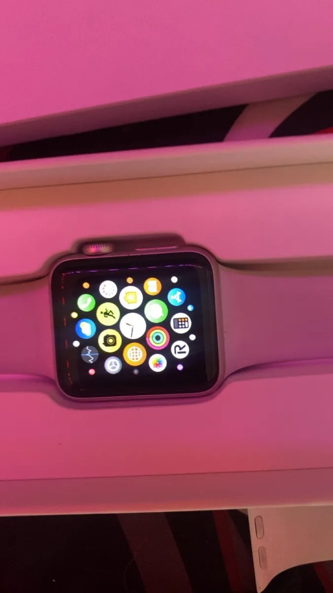 Apple Watch Series 3 - Image 2