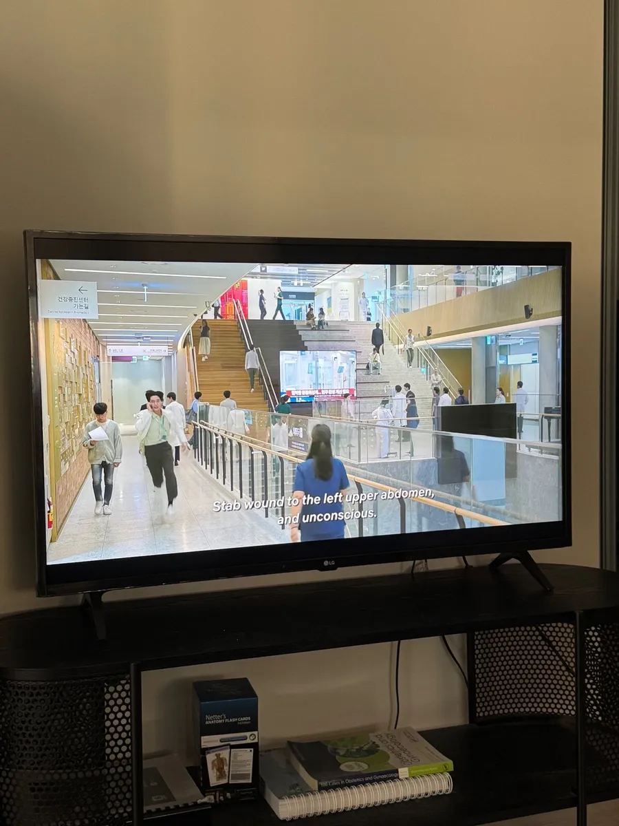 LG TV - Image 1