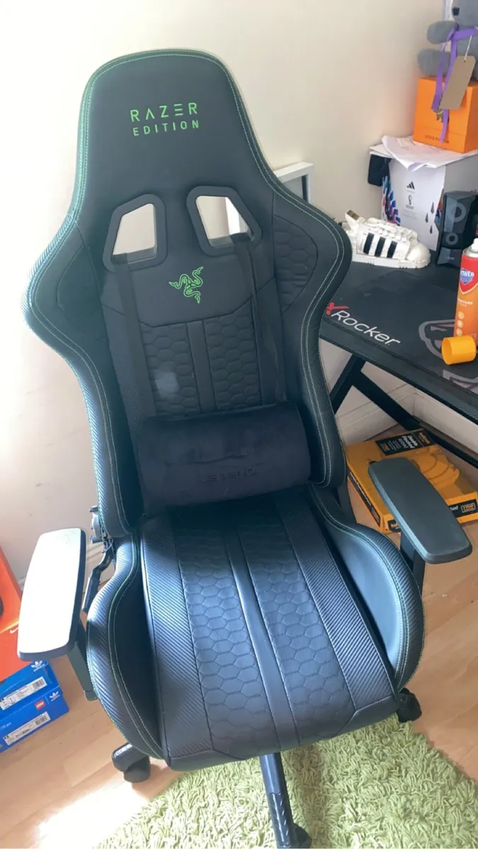 Razor gaming chair - Image 1