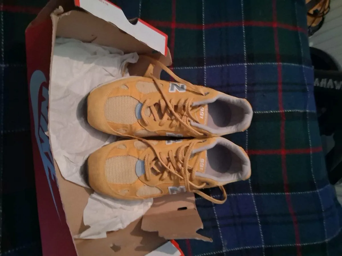 Shoe s - Image 2