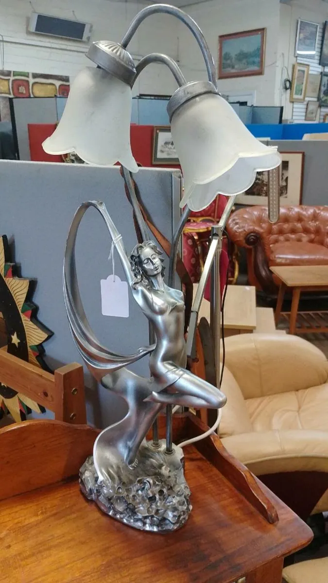 Modern Decorative Figure Table Lamp