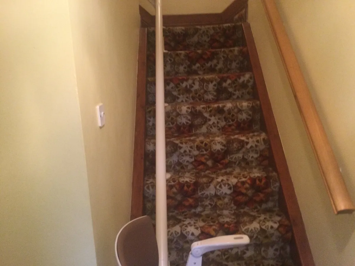 BM STAIRS LIFT - Image 3