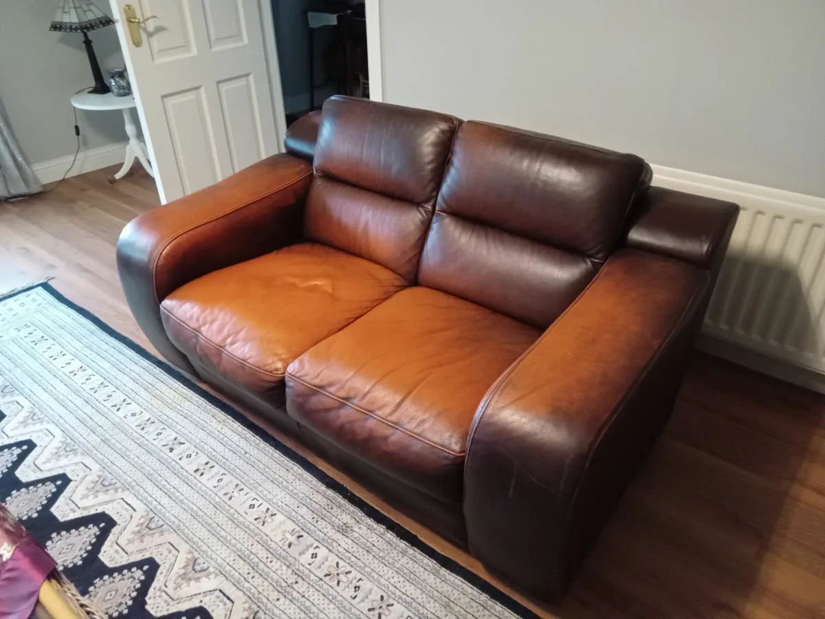 Leather 2 seater couch - Image 3