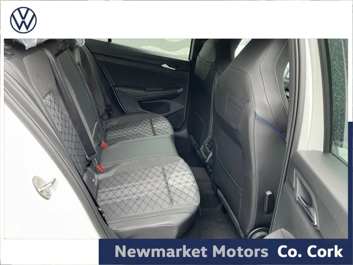 Volkswagen Golf R-line 1.5tsi 6 Speed 150BHP IN S - Image 3