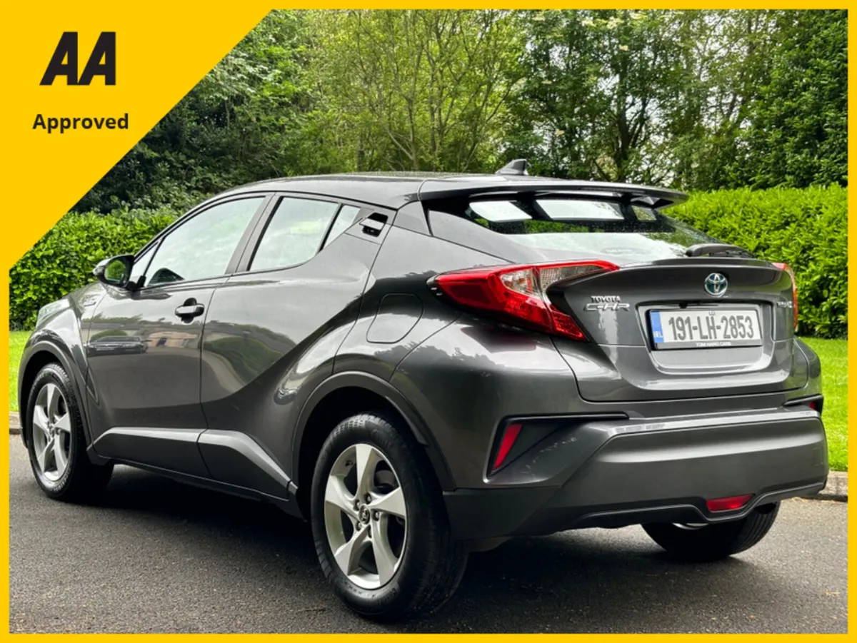 Toyota C-HR 1.8 HYBRID ICON 2019 *LOW KLMS* - Image 4
