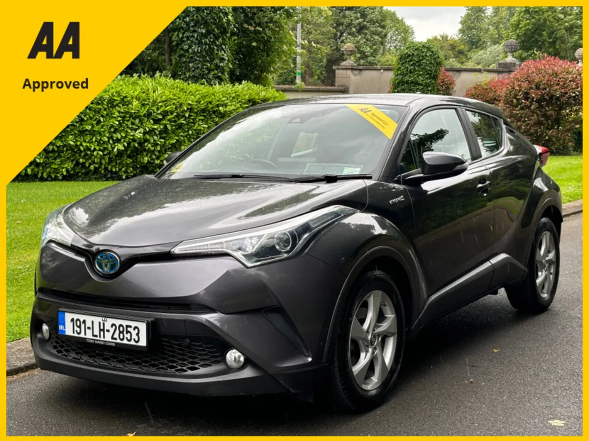 Toyota C-HR 1.8 HYBRID ICON 2019 *LOW KLMS* - Image 2