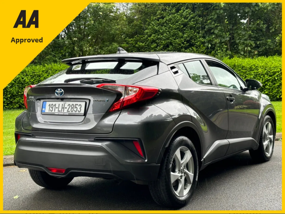 Toyota C-HR 1.8 HYBRID ICON 2019 *LOW KLMS* - Image 3