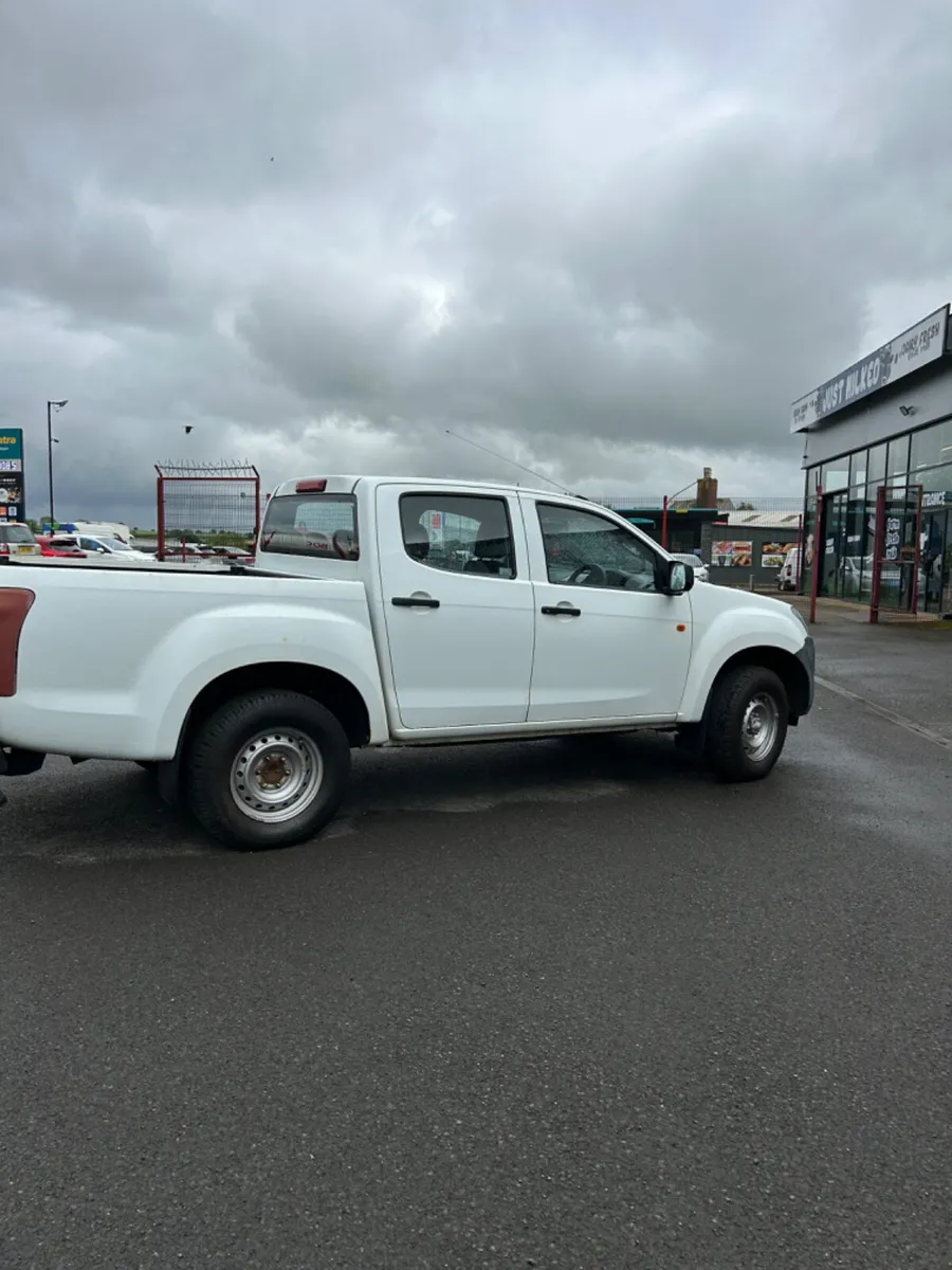 Isuzu D-Max 2015 - Image 2