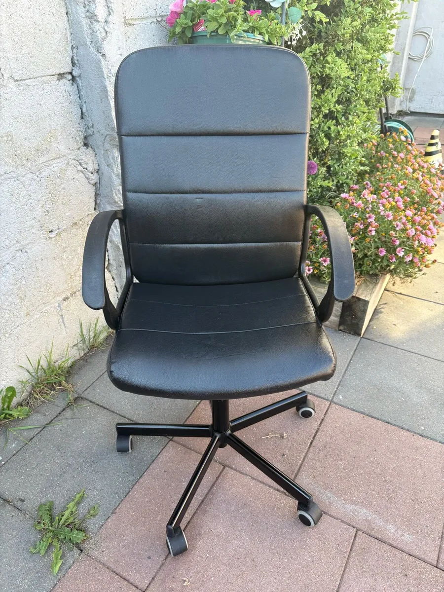 Office chair - Image 1