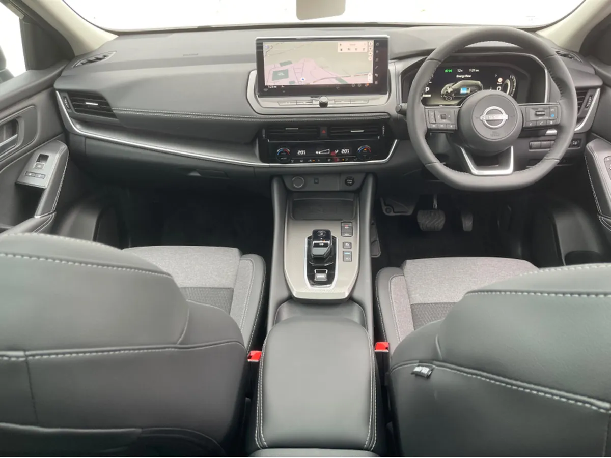 Nissan Qashqai MY25 SV Premium HYBRID Automatic He - Image 3