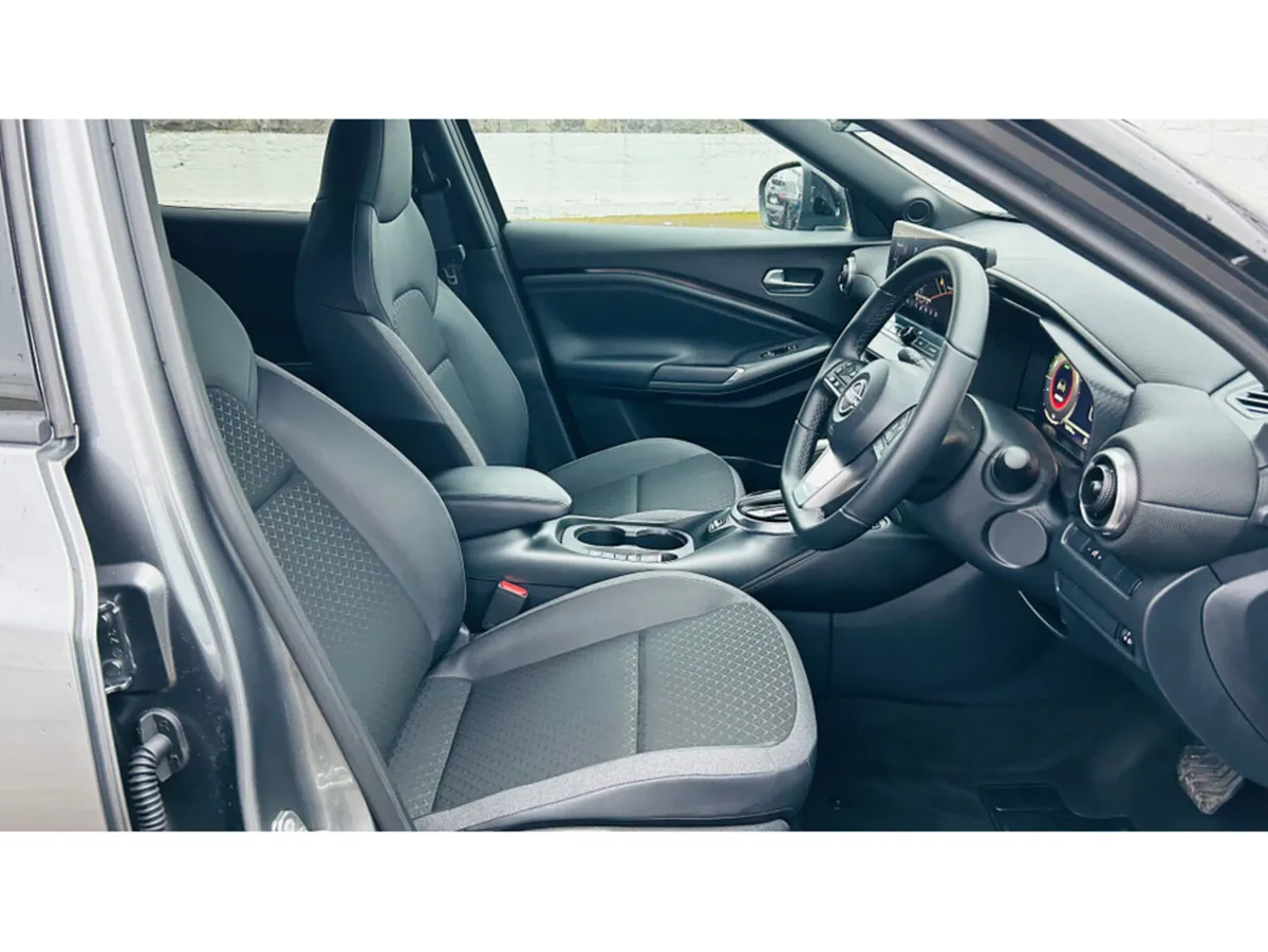 Nissan Juke New Model 1.6 HYBRID  SV PREMIUM Virtu - Image 3