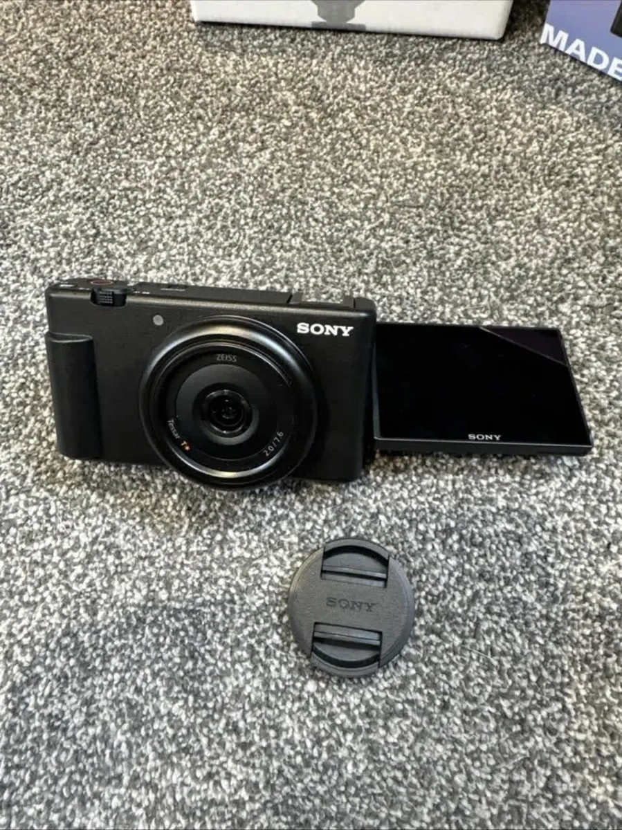 Sony ZV-1F Vlogging Camera - Image 3