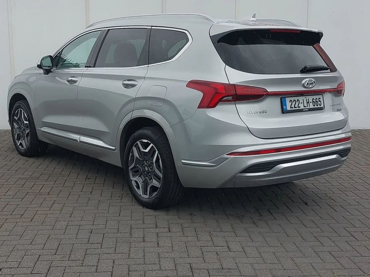 Hyundai Santa Fe 1.6 Phev 4WD Executive Plus Auto - Image 3