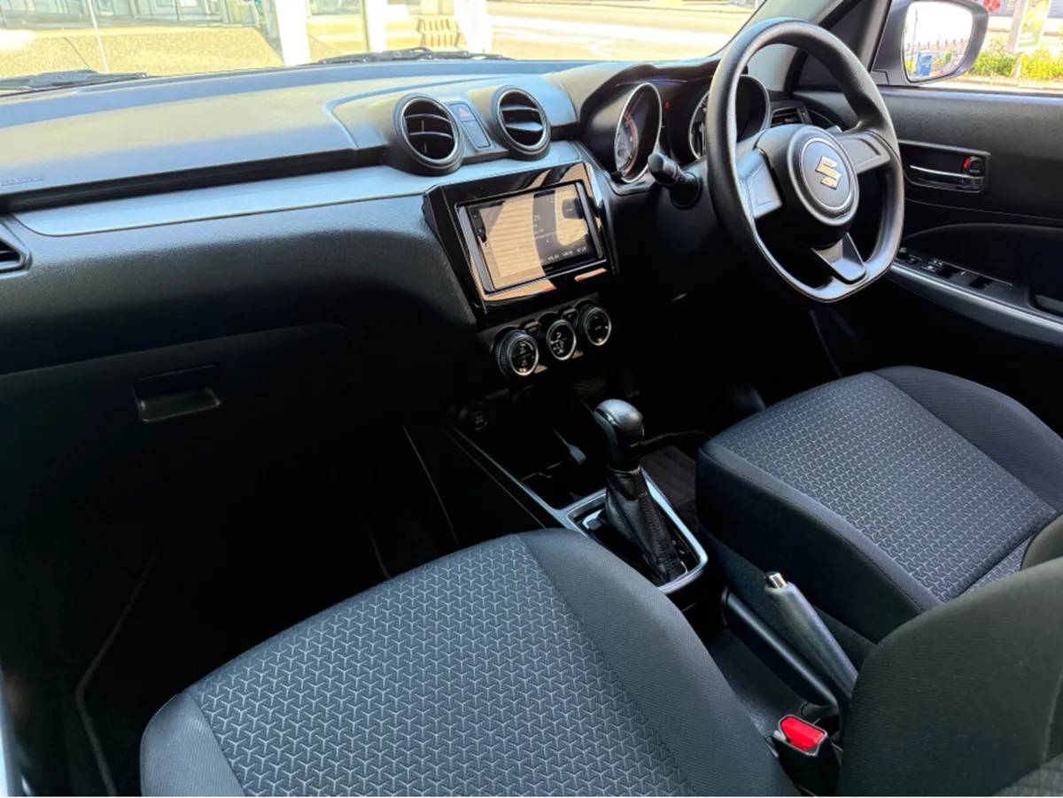 Suzuki Swift Automatic 1.2 Camera Apple CarPlay An - Image 3