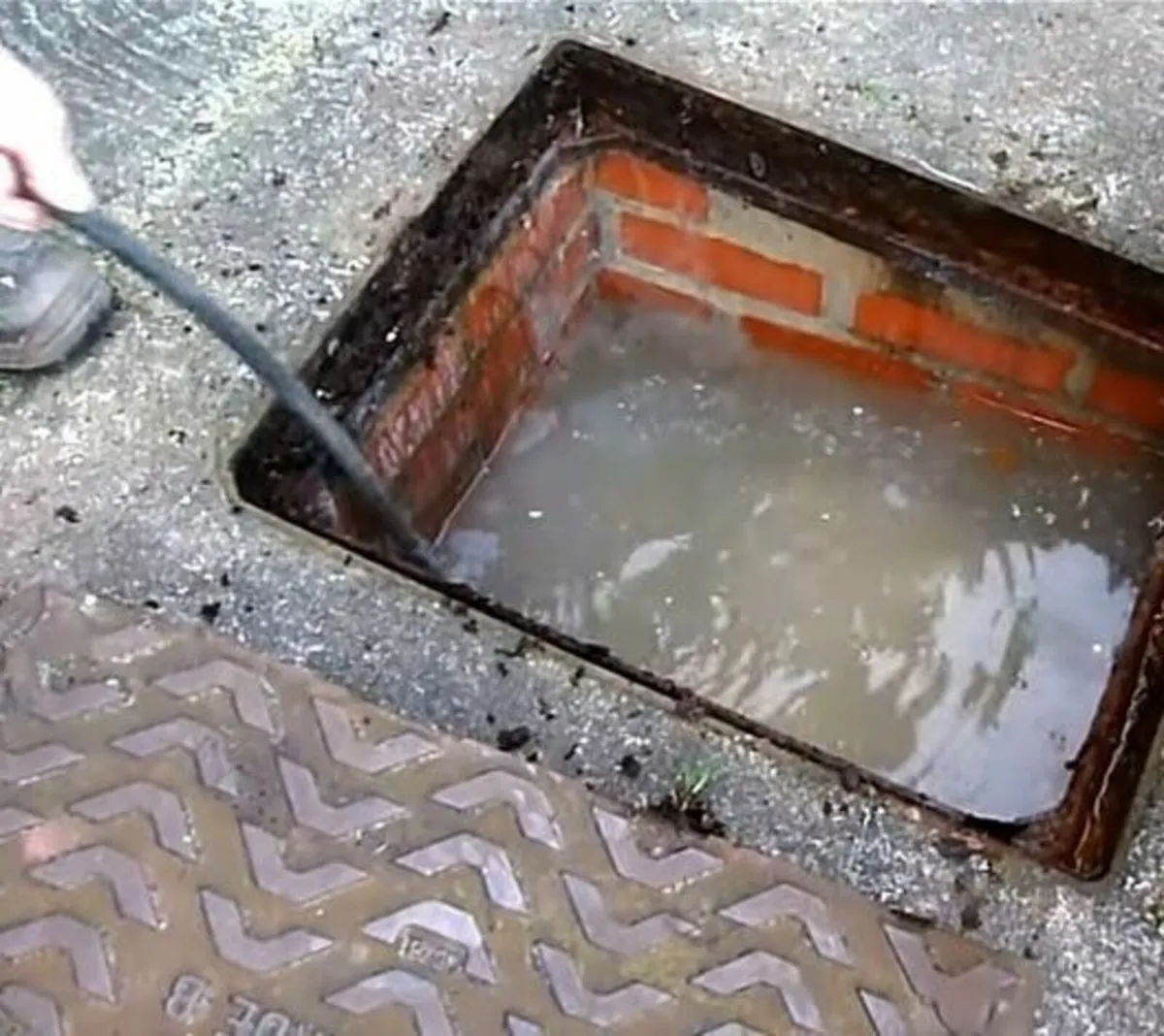 Drain Unblocking Rodding Service - Image 4