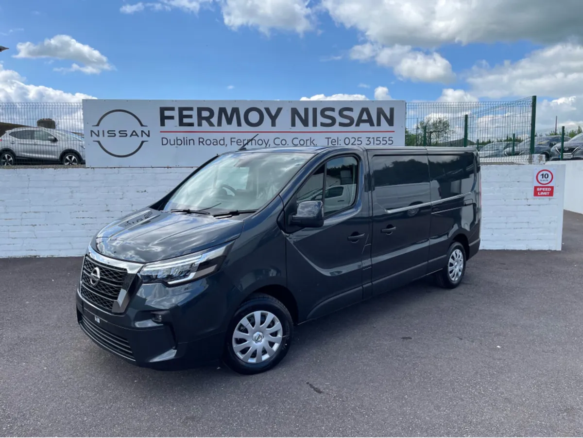 Nissan Primastar SV PREMIUM 130 bhp Camera Front & - Image 1