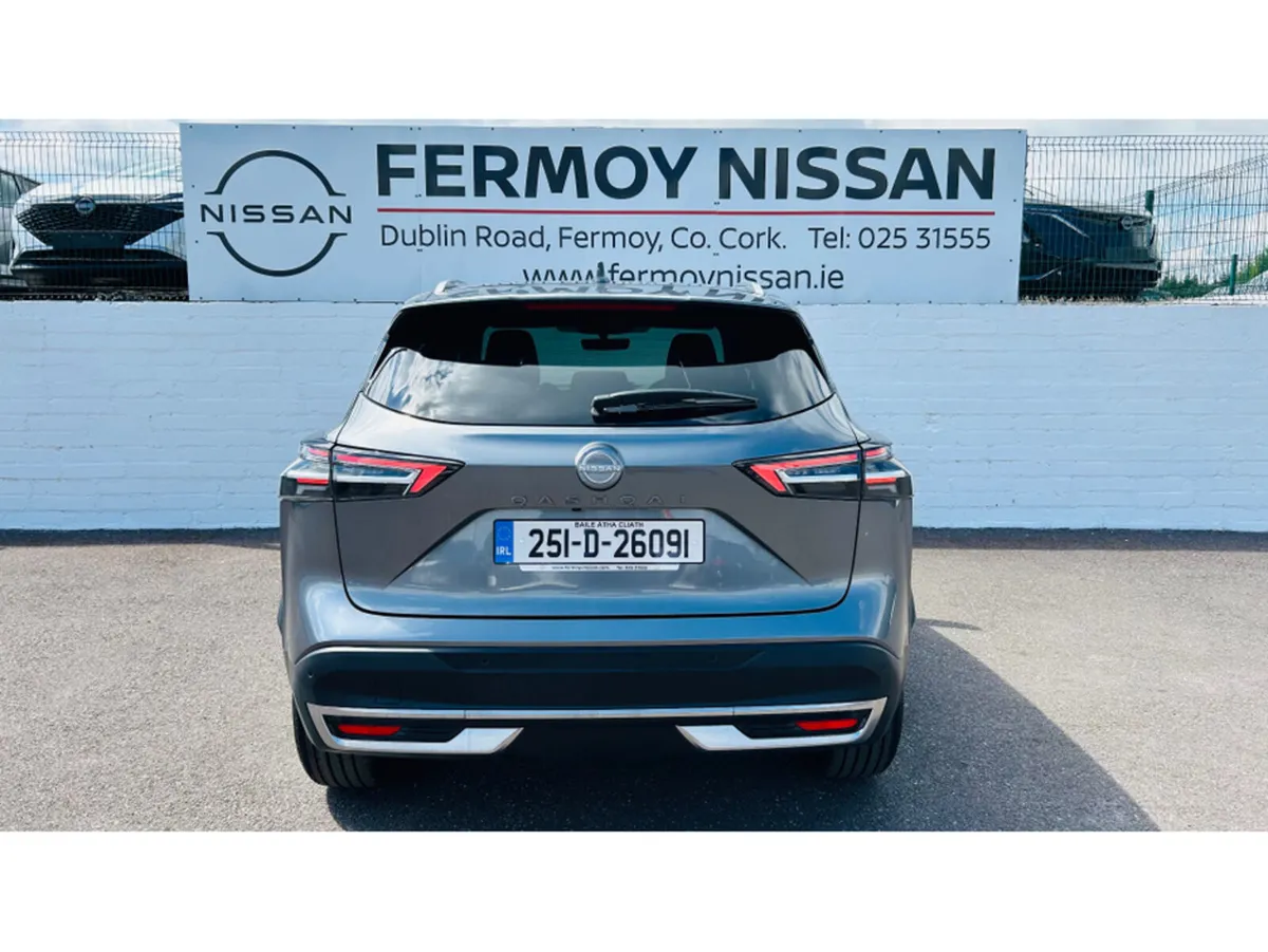 Nissan Qashqai MANUAL 6 SPEED PETROL 1.3 HYB SV PR - Image 4