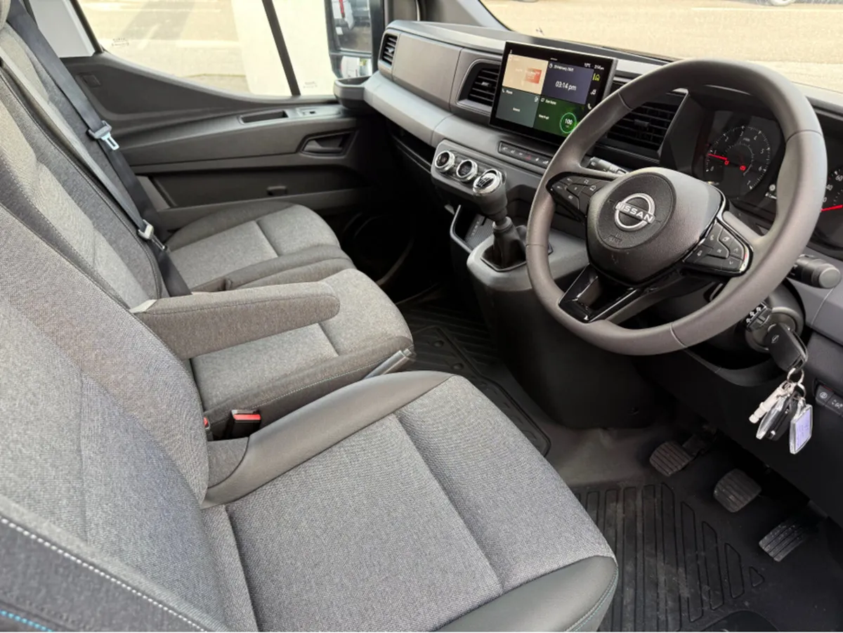 Nissan Interstar L3H2 150 bhp SV Premium Hetaed Wi - Image 4