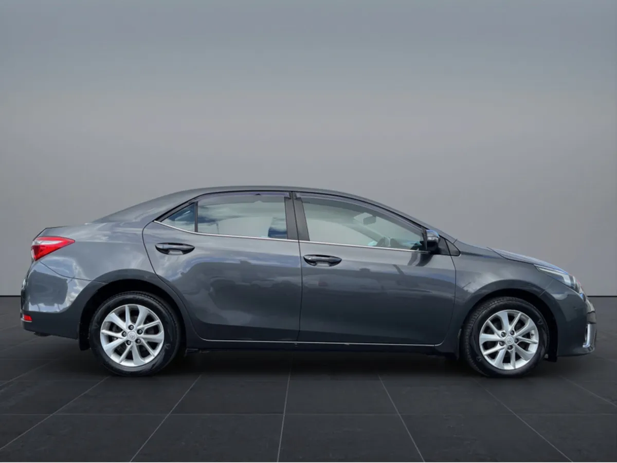 Toyota Corolla 1.4 D-4D LUNA 4DR - Image 2