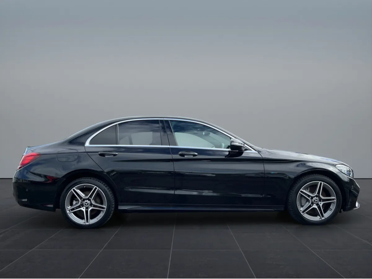 Mercedes-Benz C-Class 300 AMG LINE EDITION DE - Image 3