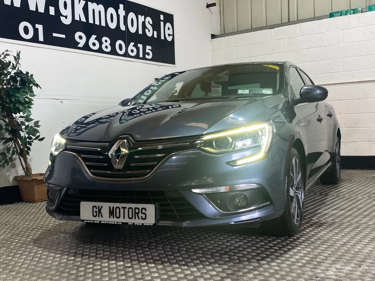 Renault Megane 2017//HIGH SPEC//FINANCE AVAILABLE - Image 2