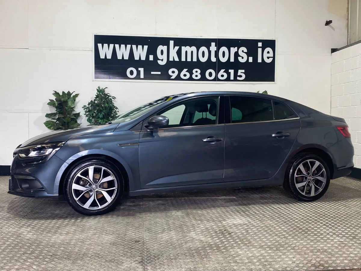 Renault Megane 2017//HIGH SPEC//FINANCE AVAILABLE - Image 3