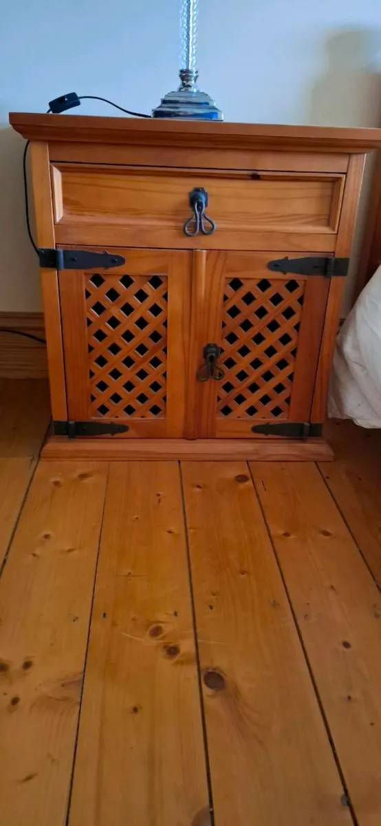 Mexican pine lockers x 2 - Image 1